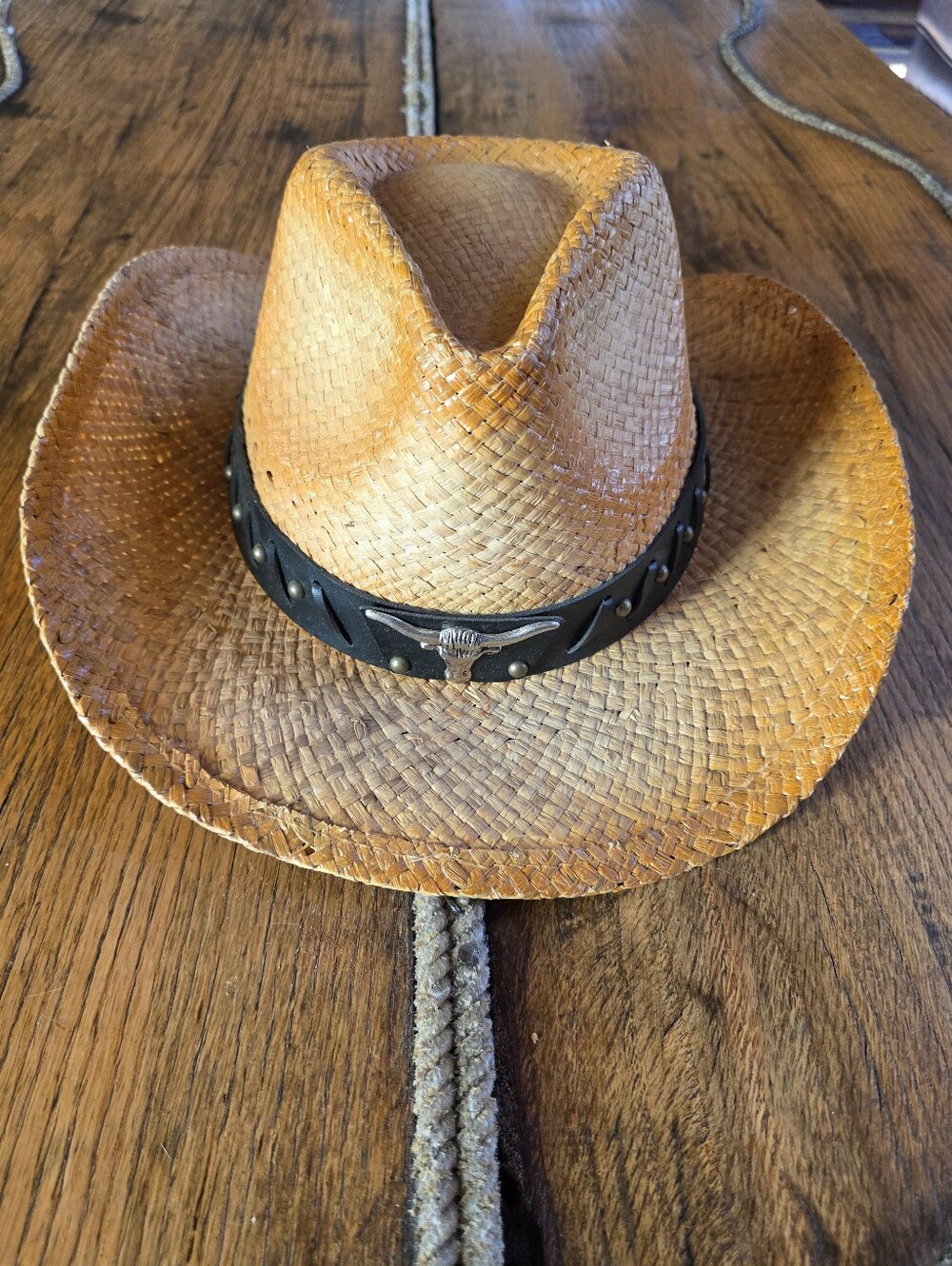 Queue Essentials Tan Straw Cowboy Hat with Broqn Leather Band